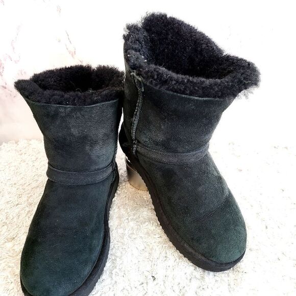 Costco Kirkland brand suede leather with real shearling lining - Picture 2 of 6